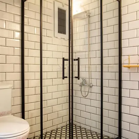 Cozy And Central Near Historical Lift And Shore In Konak, Daire